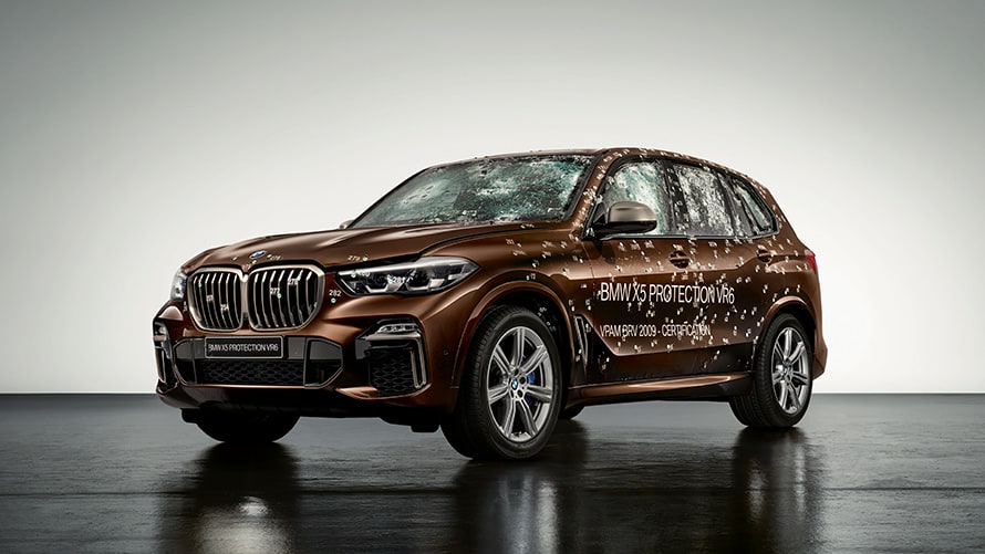 BMW Protection Vehicles BMW X5 Protection VR6 damaged BMW Protection Vehicles BMW X5 Protection VR6 three-quarter front view damaged